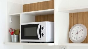 Read more about the article How To Fix The Microwave Not Heating? [Updated 2023]