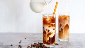 Read more about the article Does Heating Cold Brew Coffee Make It Acidic? [Updated 2023]