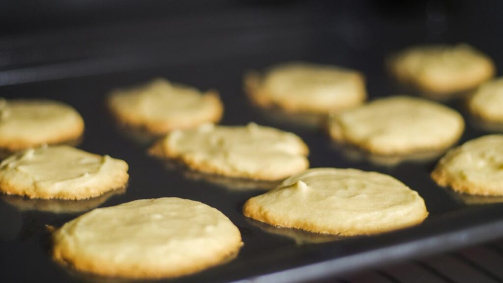 Make Coconut Cookies in Microwave
